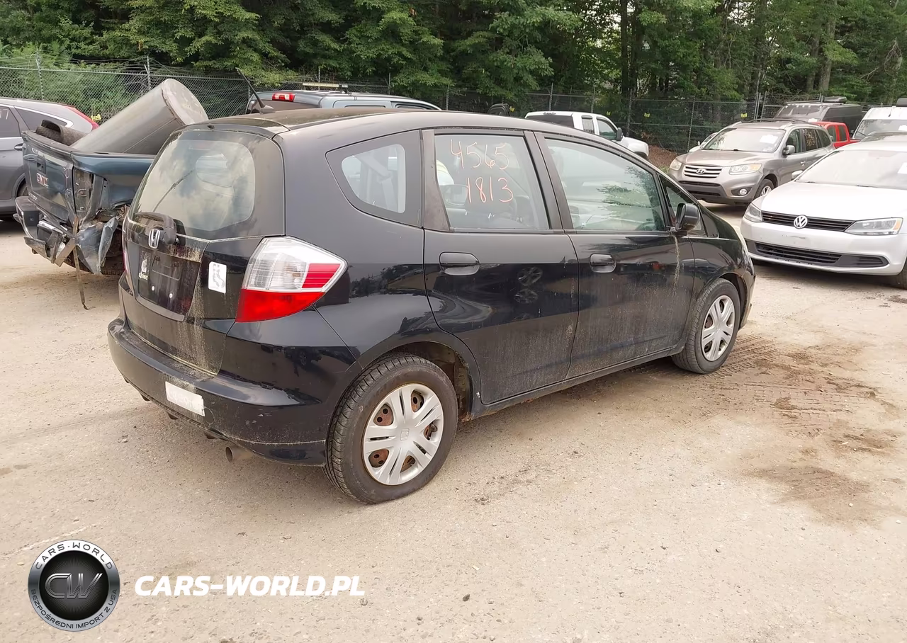 2011 Honda Fit VIN:JHMGE8H35BS001860 - 4