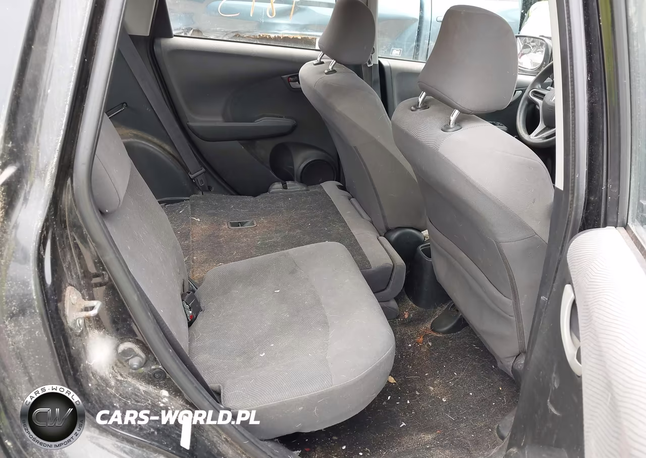 2011 Honda Fit VIN:JHMGE8H35BS001860 - 8