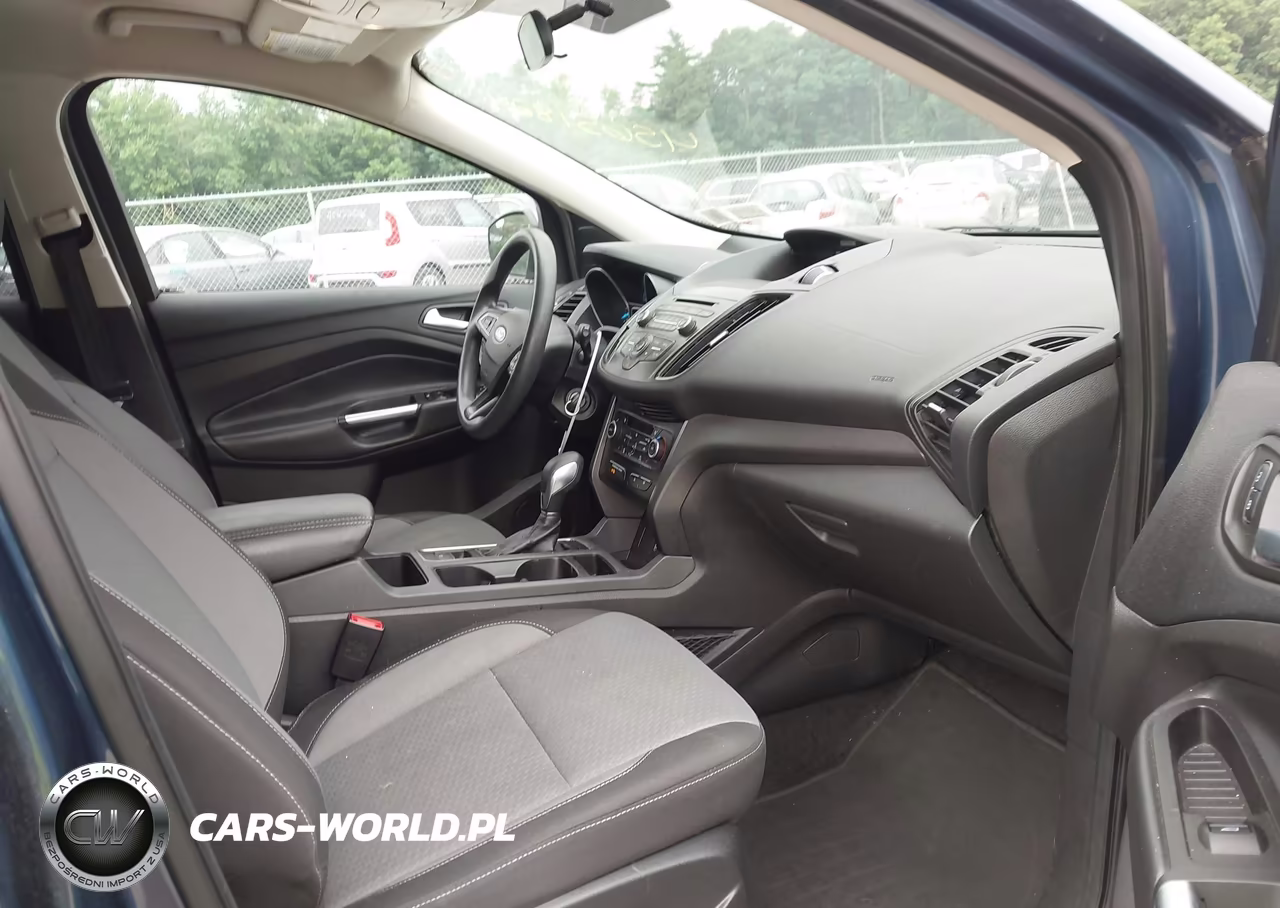 2018 Ford Escape Se VIN:1FMCU9GD1JUA11660 - 5