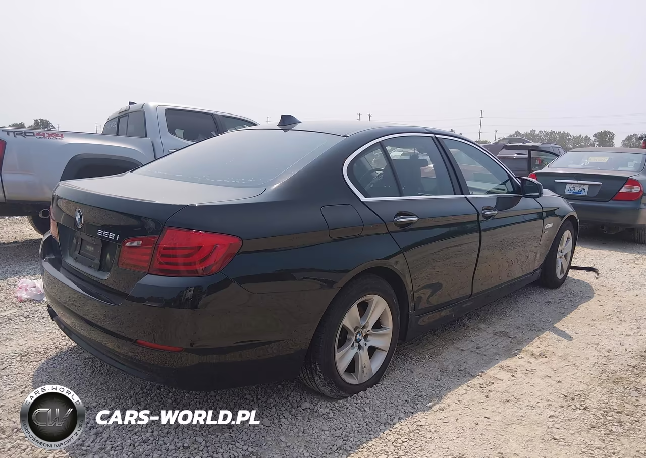 2012 BMW 528I xDrive VIN:WBAXH5C51CDW08969 - 4