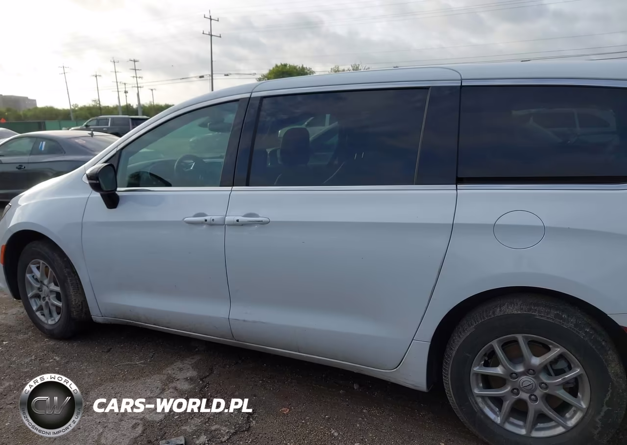 2026 Chrysler Pacifica Select VIN:2C4RC1BG8TR190171 - 14