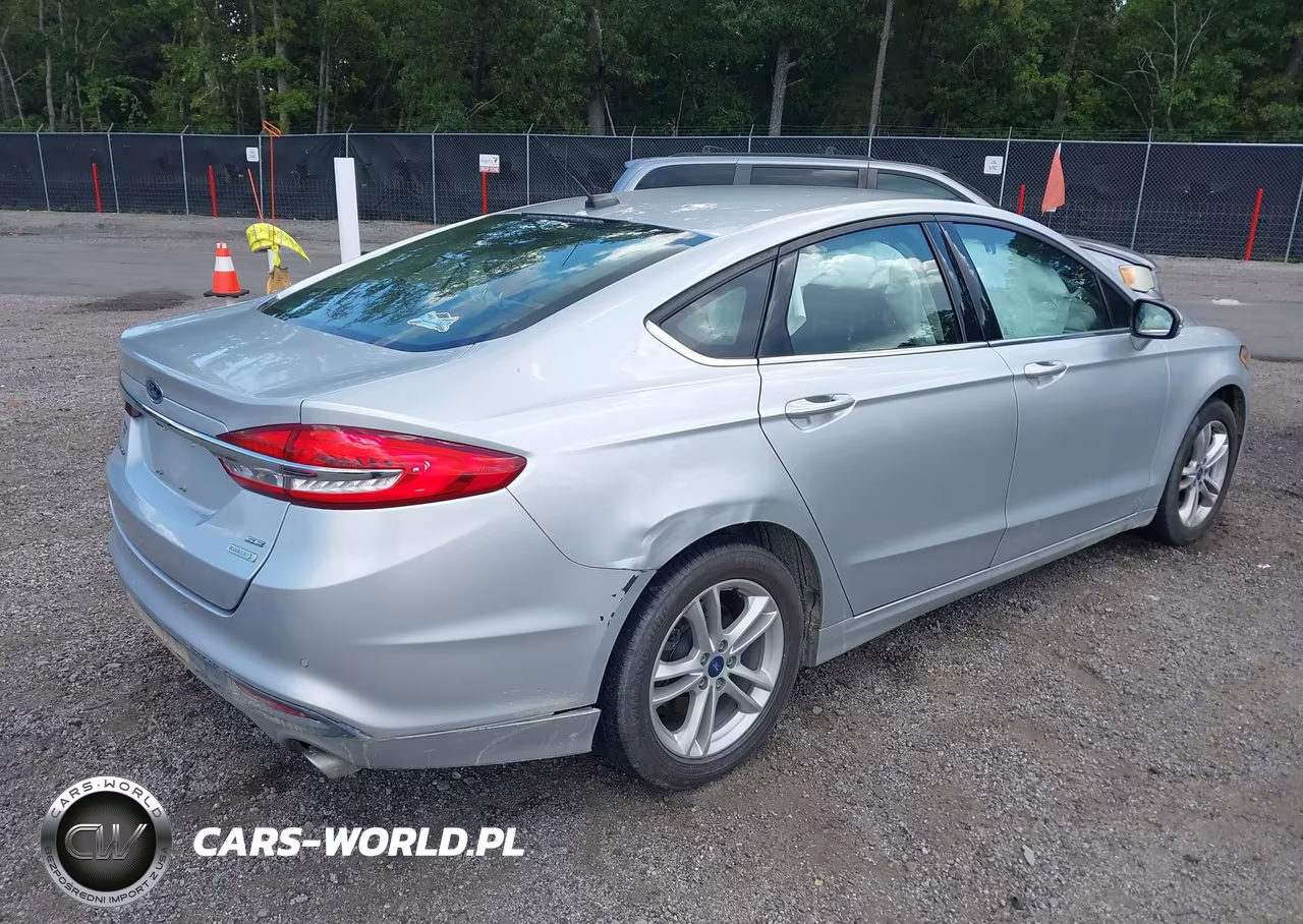 2018 Ford Fusion Se VIN:3FA6P0HD1JR281701 - 4