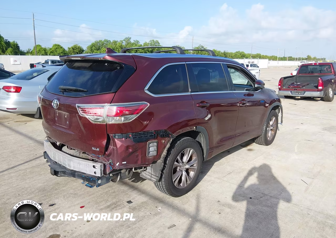2015 Toyota Highlander Xle V6 VIN:5TDKKRFH2FS115810 - 4