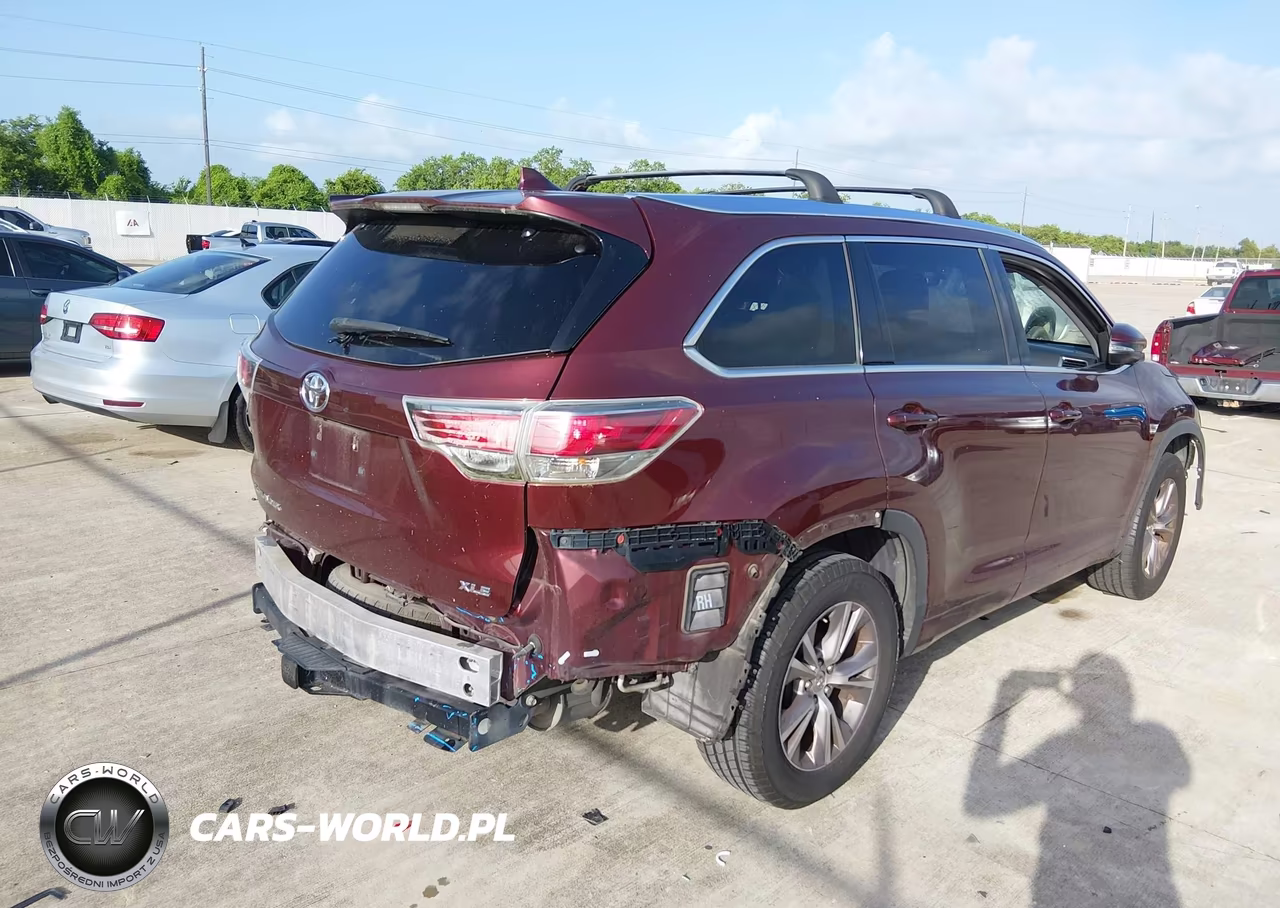 2015 Toyota Highlander Xle V6 VIN:5TDKKRFH2FS115810 - 6