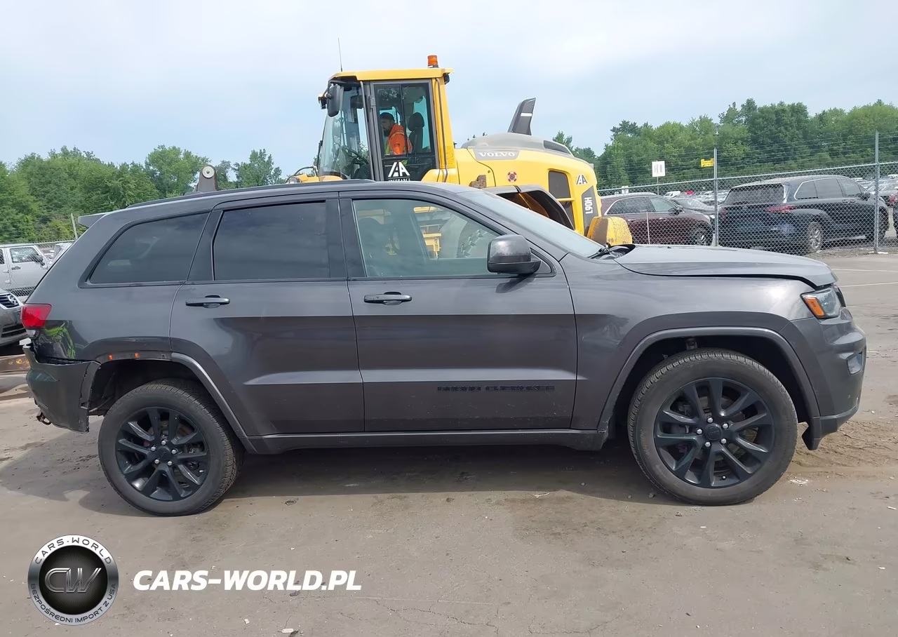 2020 Jeep Grand Cherokee Altitude 4X4 VIN:1C4RJFAG4LC409477 - 13