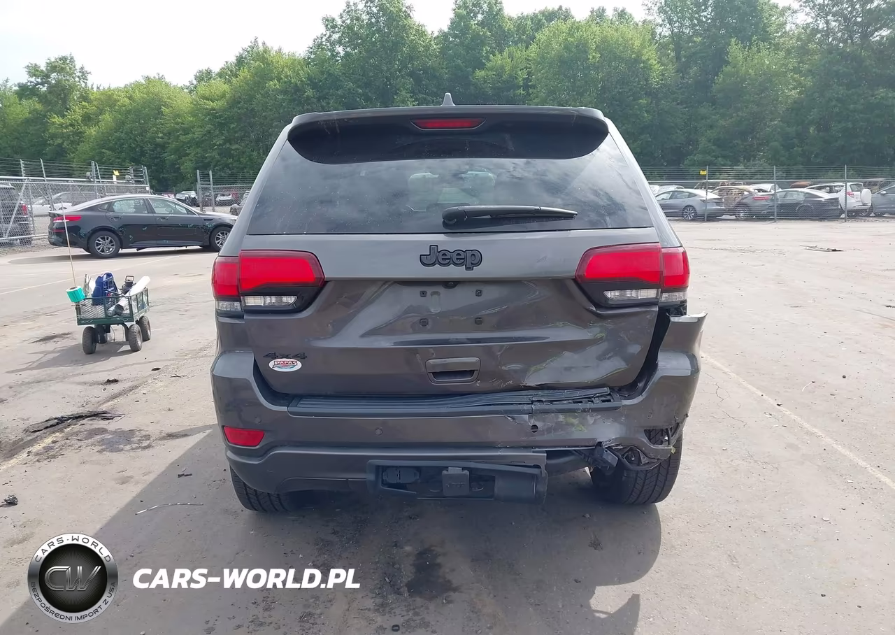 2020 Jeep Grand Cherokee Altitude 4X4 VIN:1C4RJFAG4LC409477 - 16