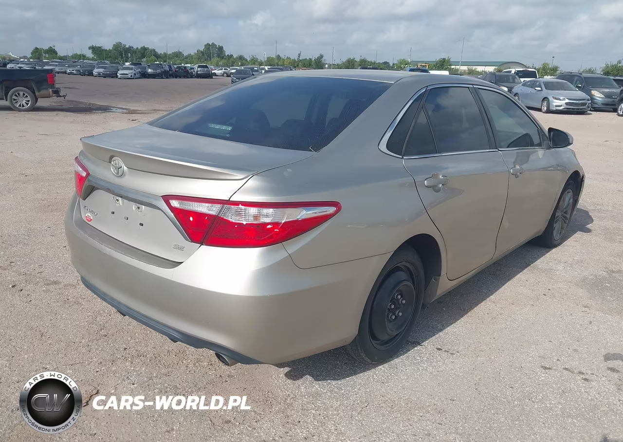 2017 Toyota Camry Se VIN:4T1BF1FKXHU725241 - 4