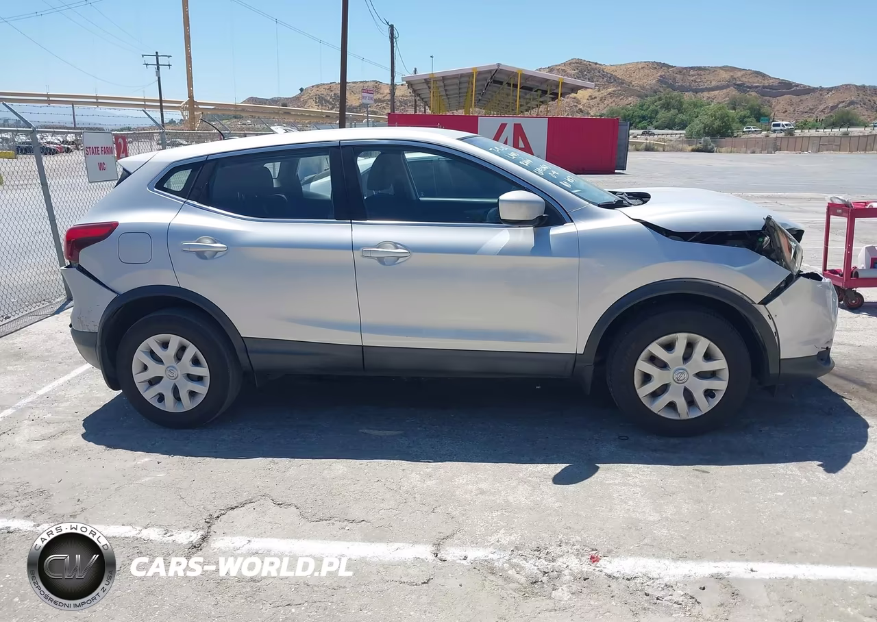 2018 Nissan Rogue Sport S VIN:JN1BJ1CPXJW184305 - 14