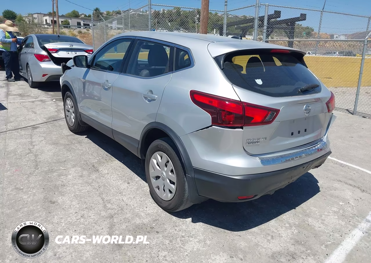 2018 Nissan Rogue Sport S VIN:JN1BJ1CPXJW184305 - 3