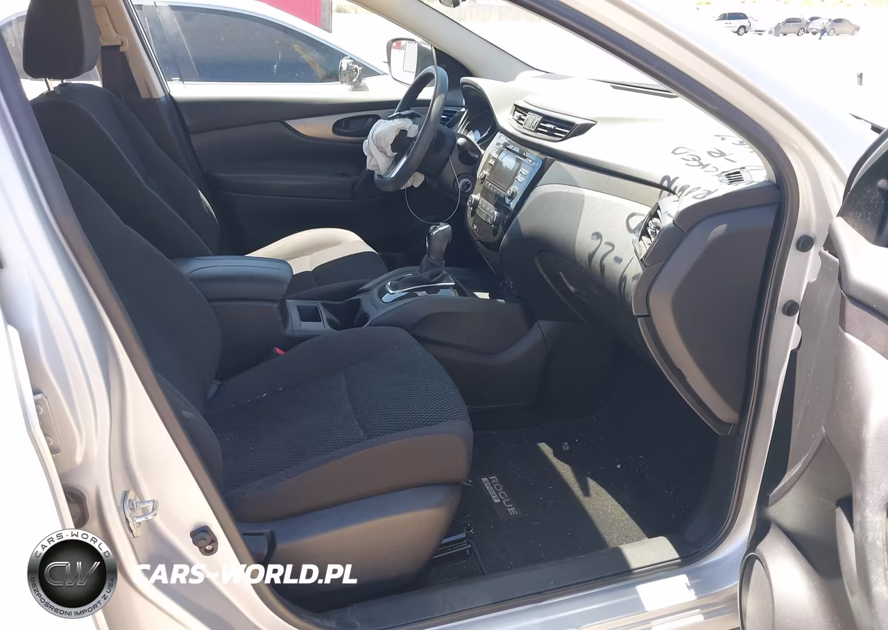 2018 Nissan Rogue Sport S VIN:JN1BJ1CPXJW184305 - 5