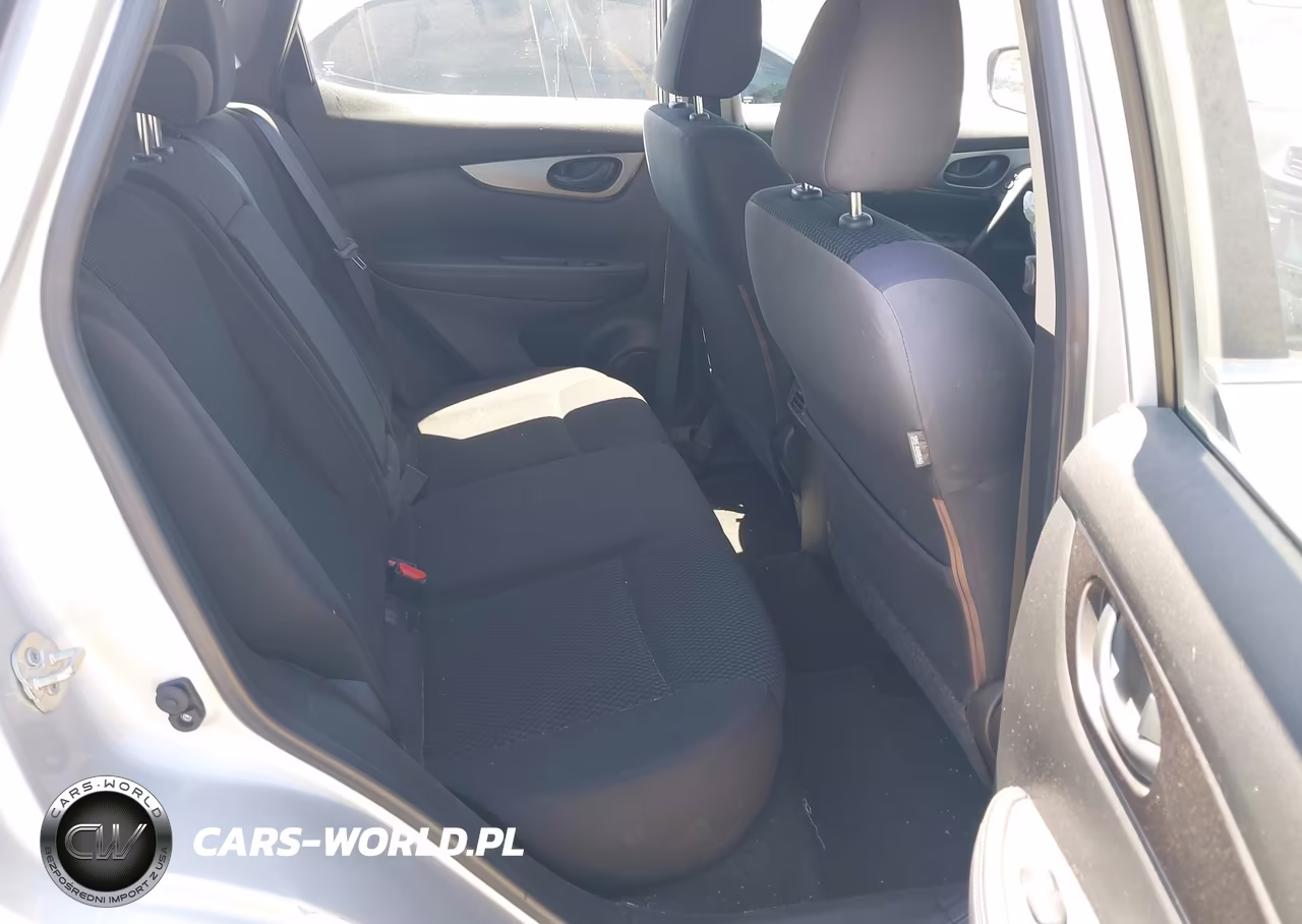 2018 Nissan Rogue Sport S VIN:JN1BJ1CPXJW184305 - 8