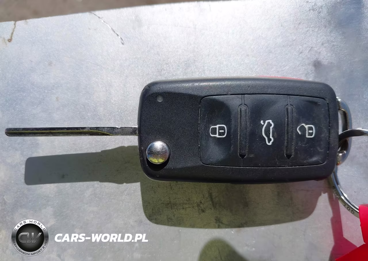 2019 Volkswagen Passat 2.0T Wolfsburg Edition VIN:1VWLA7A3XKC013347 - 11