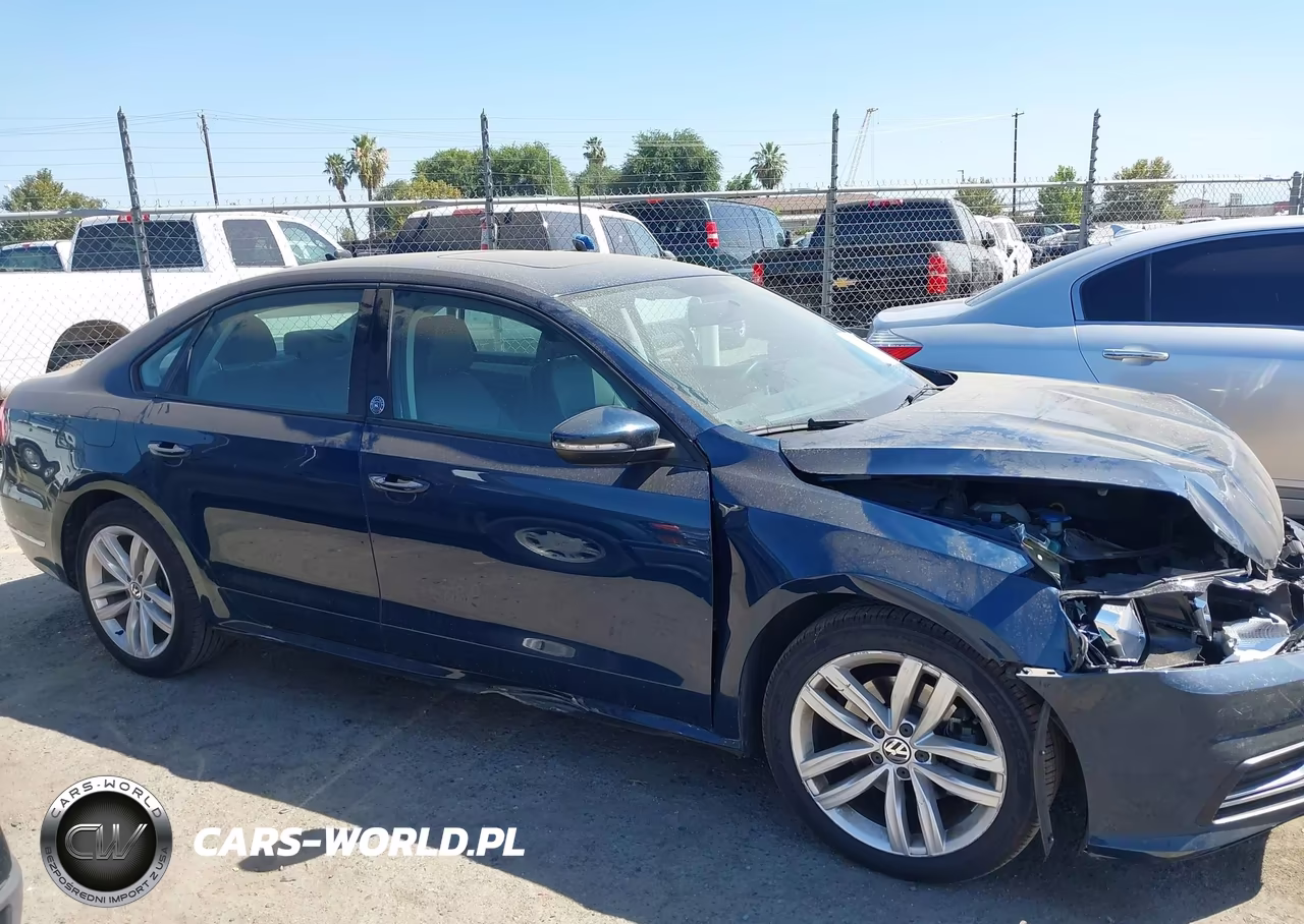 2019 Volkswagen Passat 2.0T Wolfsburg Edition VIN:1VWLA7A3XKC013347 - 13
