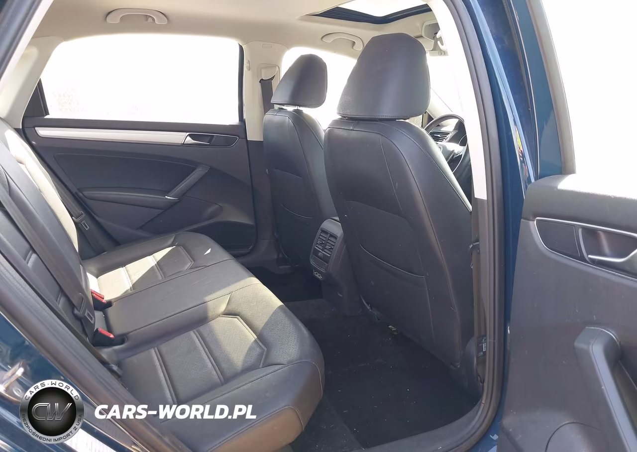 2019 Volkswagen Passat 2.0T Wolfsburg Edition VIN:1VWLA7A3XKC013347 - 8