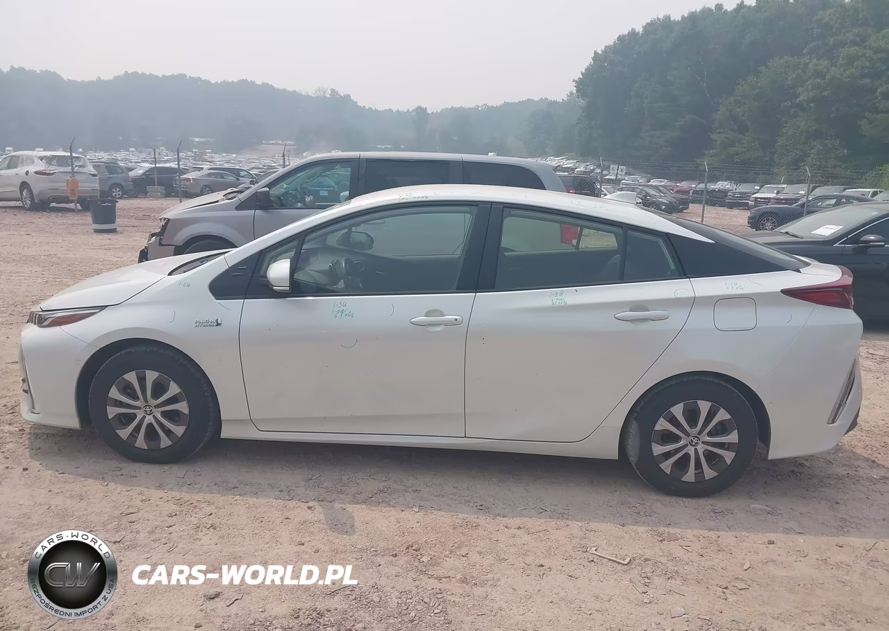 2021 Toyota Prius Prime Limited VIN:JTDKAMFP5M3176967 - 14