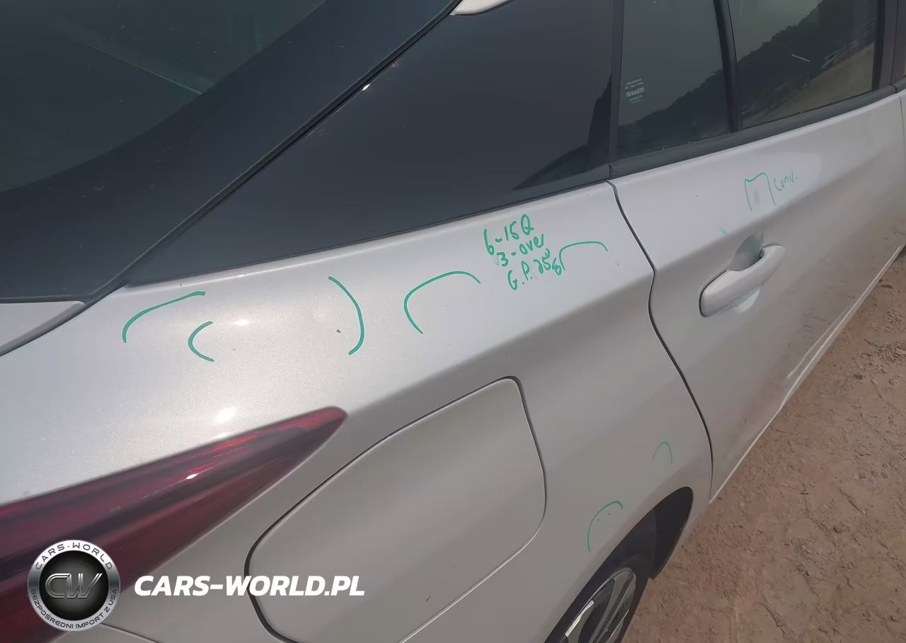 2021 Toyota Prius Prime Limited VIN:JTDKAMFP5M3176967 - 17