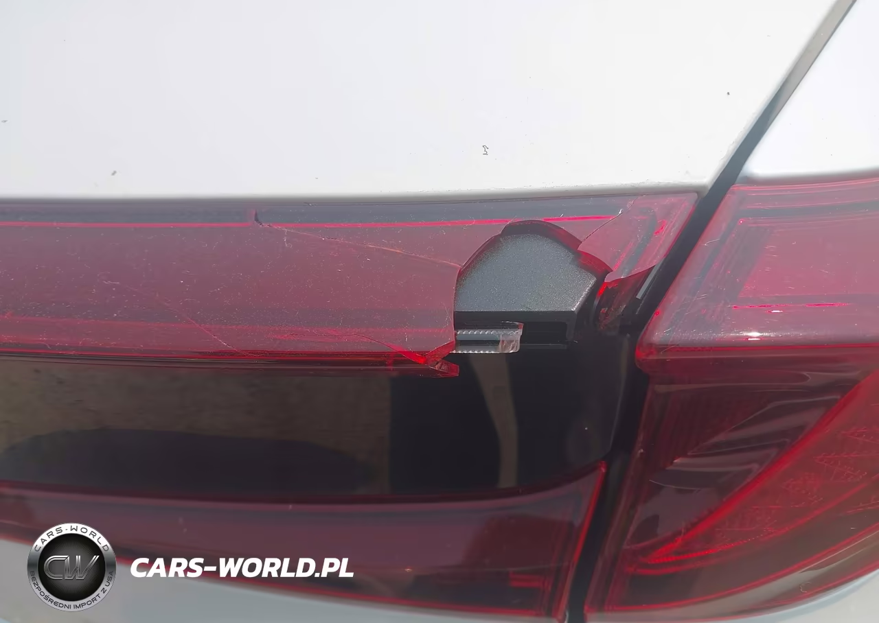 2021 Toyota Prius Prime Limited VIN:JTDKAMFP5M3176967 - 18