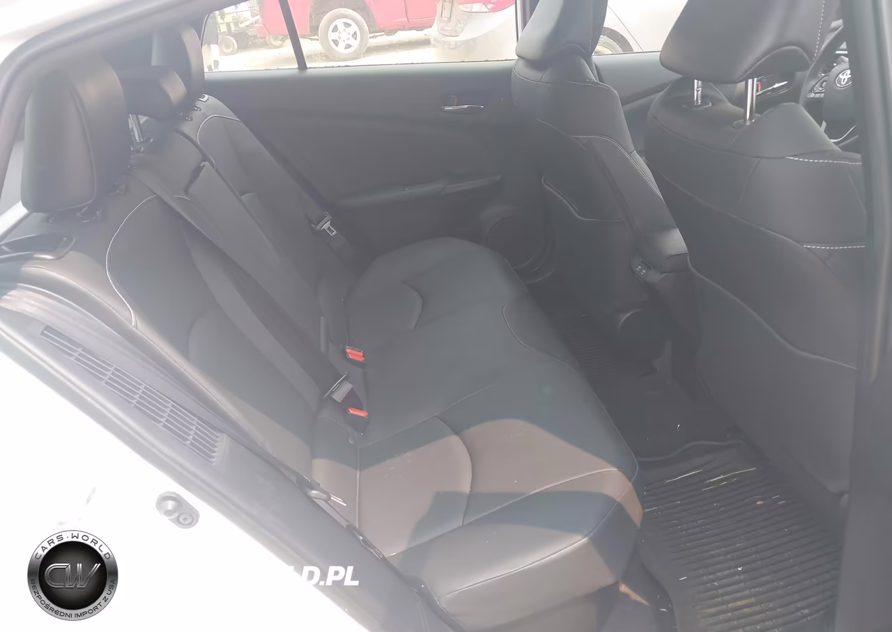 2021 Toyota Prius Prime Limited VIN:JTDKAMFP5M3176967 - 8