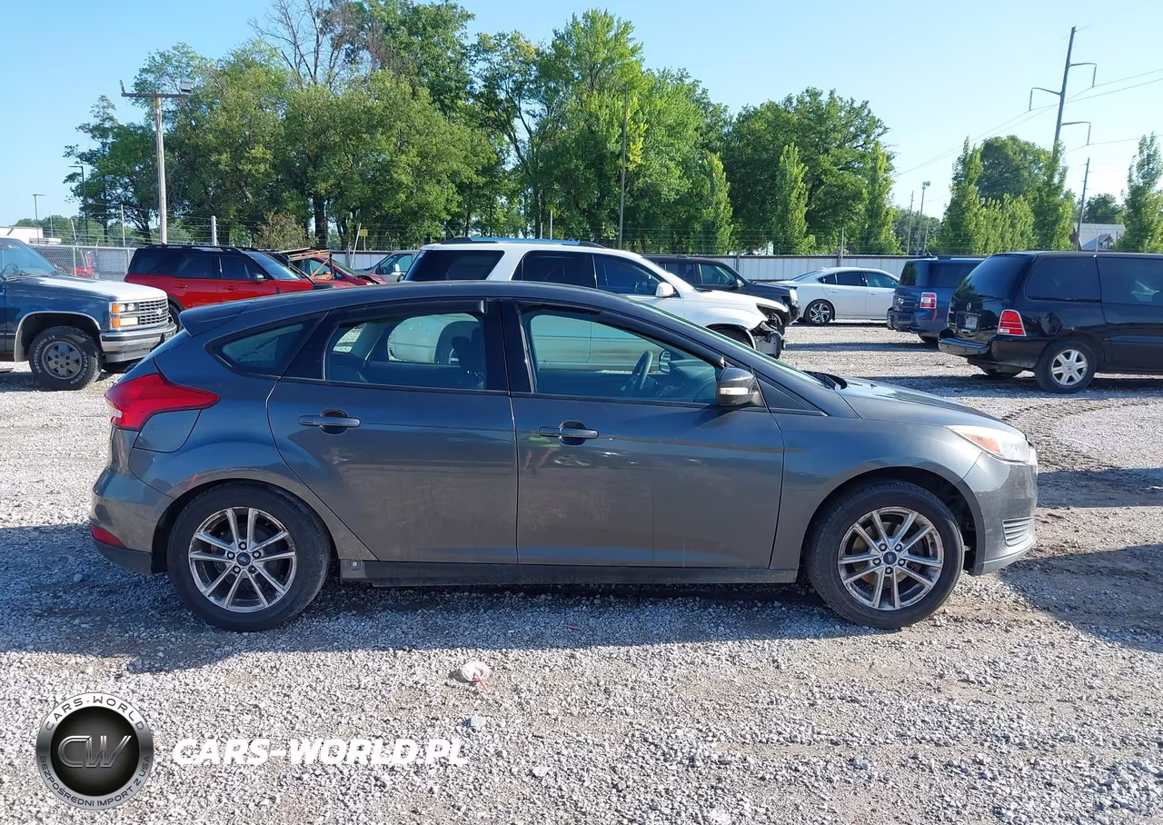 2017 Ford Focus Se VIN:1FADP3K22HL303648 - 13