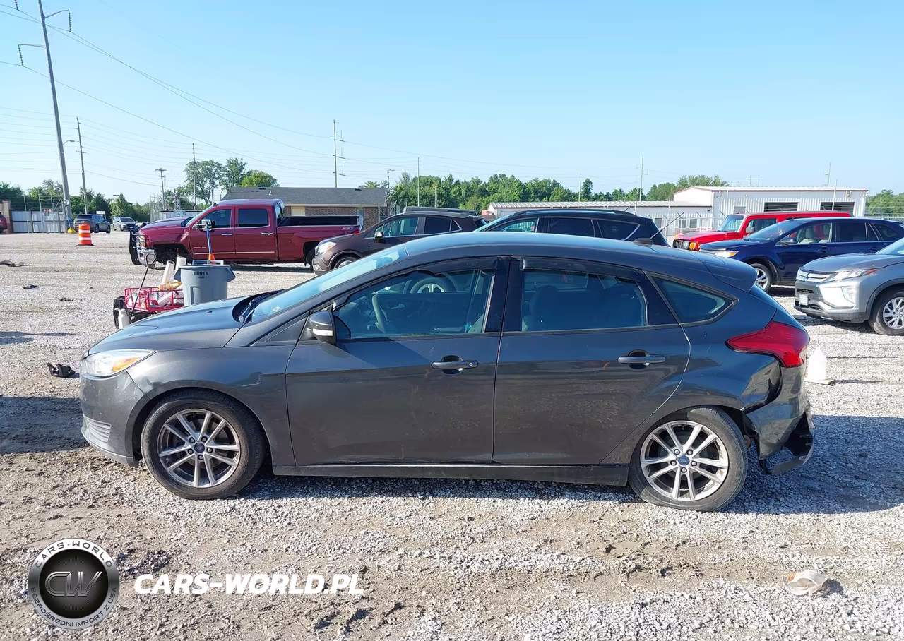 2017 Ford Focus Se VIN:1FADP3K22HL303648 - 14