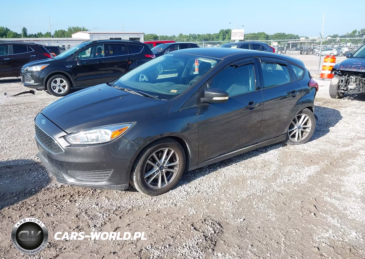 2017 Ford Focus Se VIN:1FADP3K22HL303648 - 2