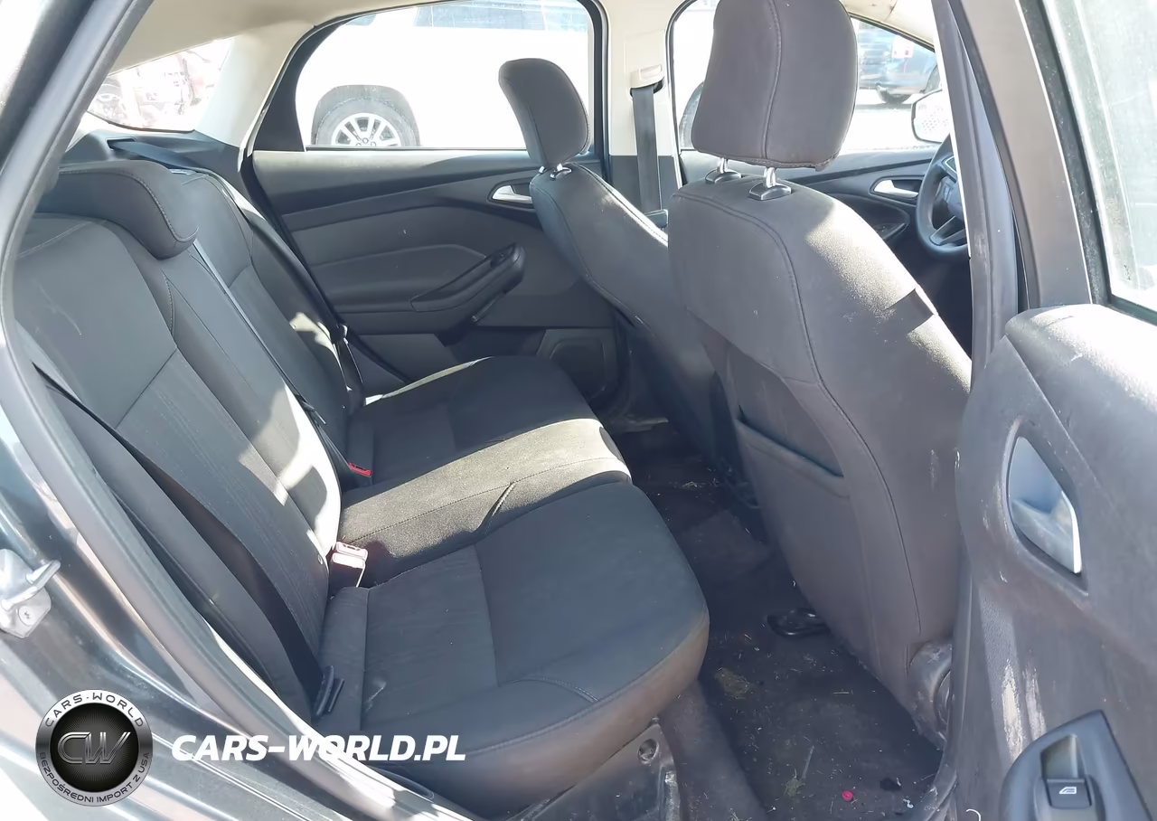 2017 Ford Focus Se VIN:1FADP3K22HL303648 - 8