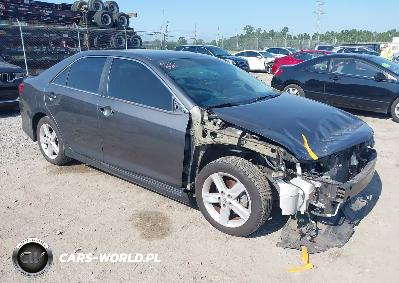 2012 Toyota Camry Se – zdjęcie 1 z 17