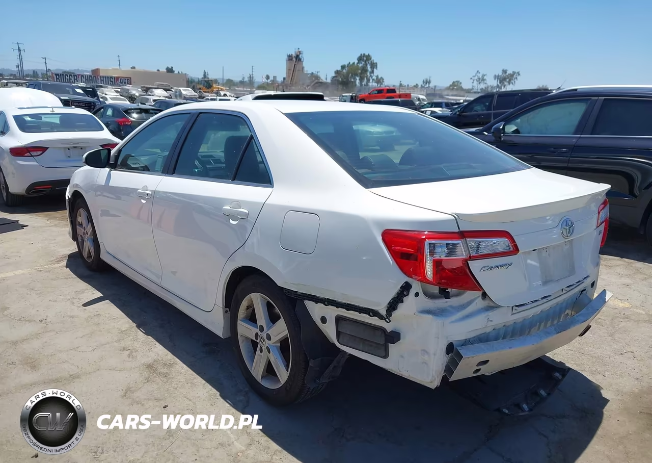 2014 Toyota Camry Se VIN:4T1BF1FK1EU444456 - 3