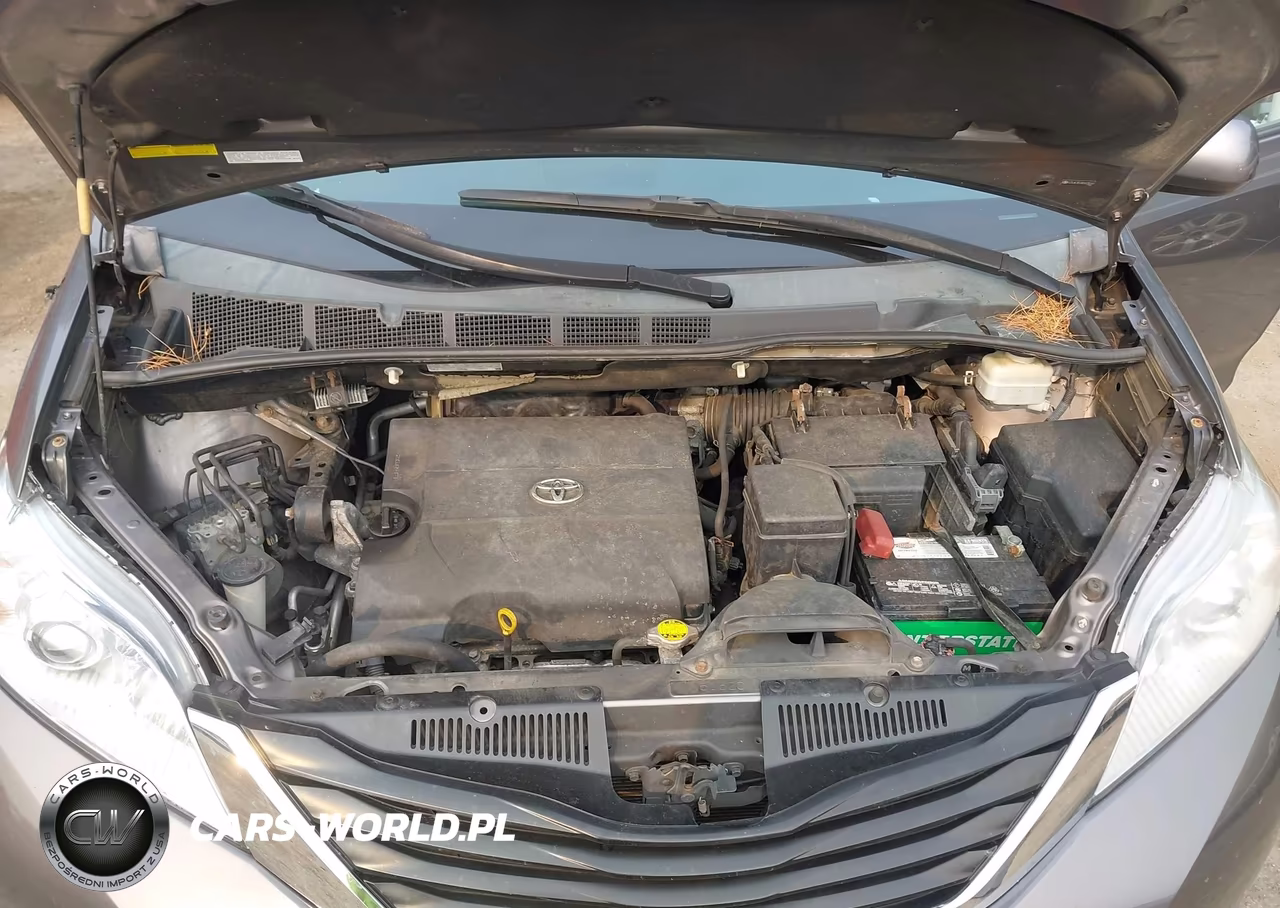2011 Toyota Sienna Le VIN:5TDJK3DCXBS028540 - 10