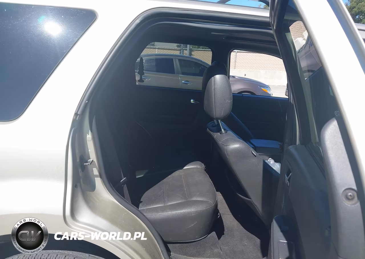 2010 Ford Escape Limited VIN:1FMCU0EG5AKA11407 - 8