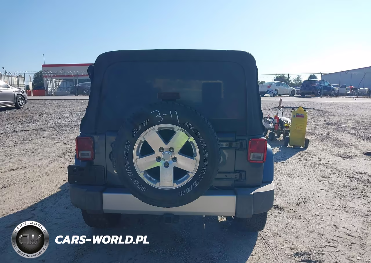 2008 Jeep Wrangler Unlimited Sahara VIN:1J4GB59148L620128 - 16