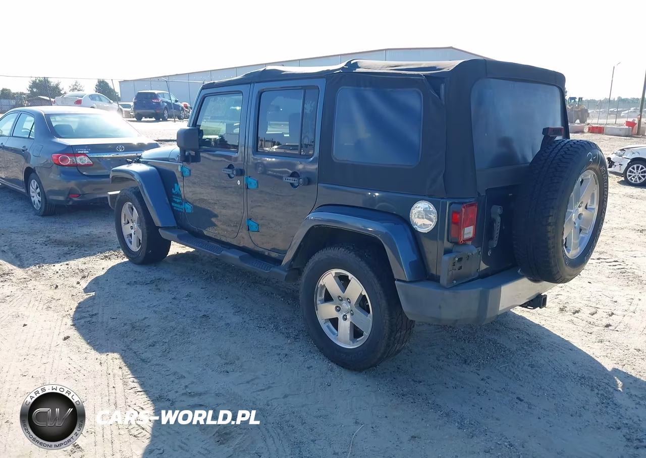 2008 Jeep Wrangler Unlimited Sahara VIN:1J4GB59148L620128 - 3