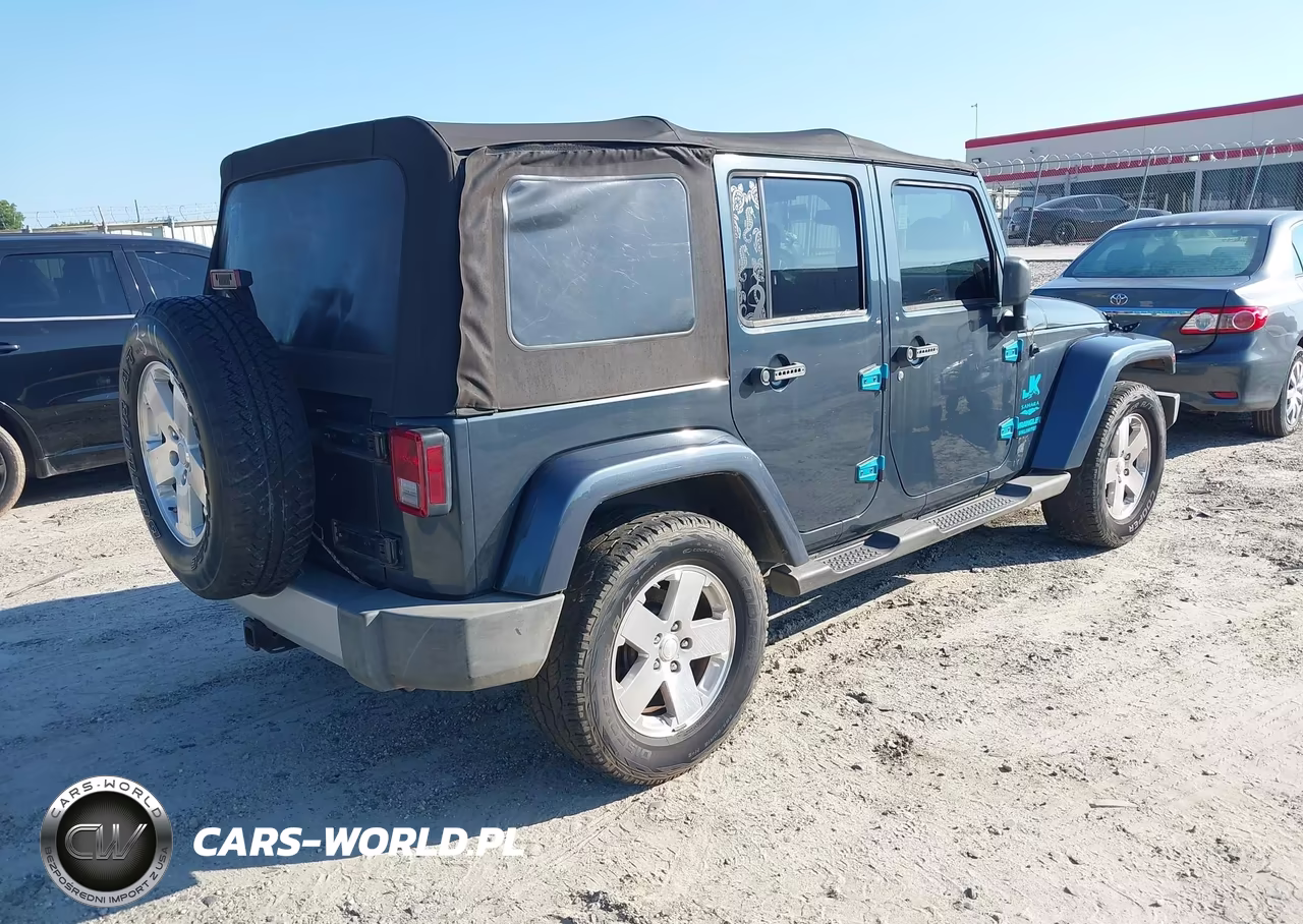 2008 Jeep Wrangler Unlimited Sahara VIN:1J4GB59148L620128 - 4