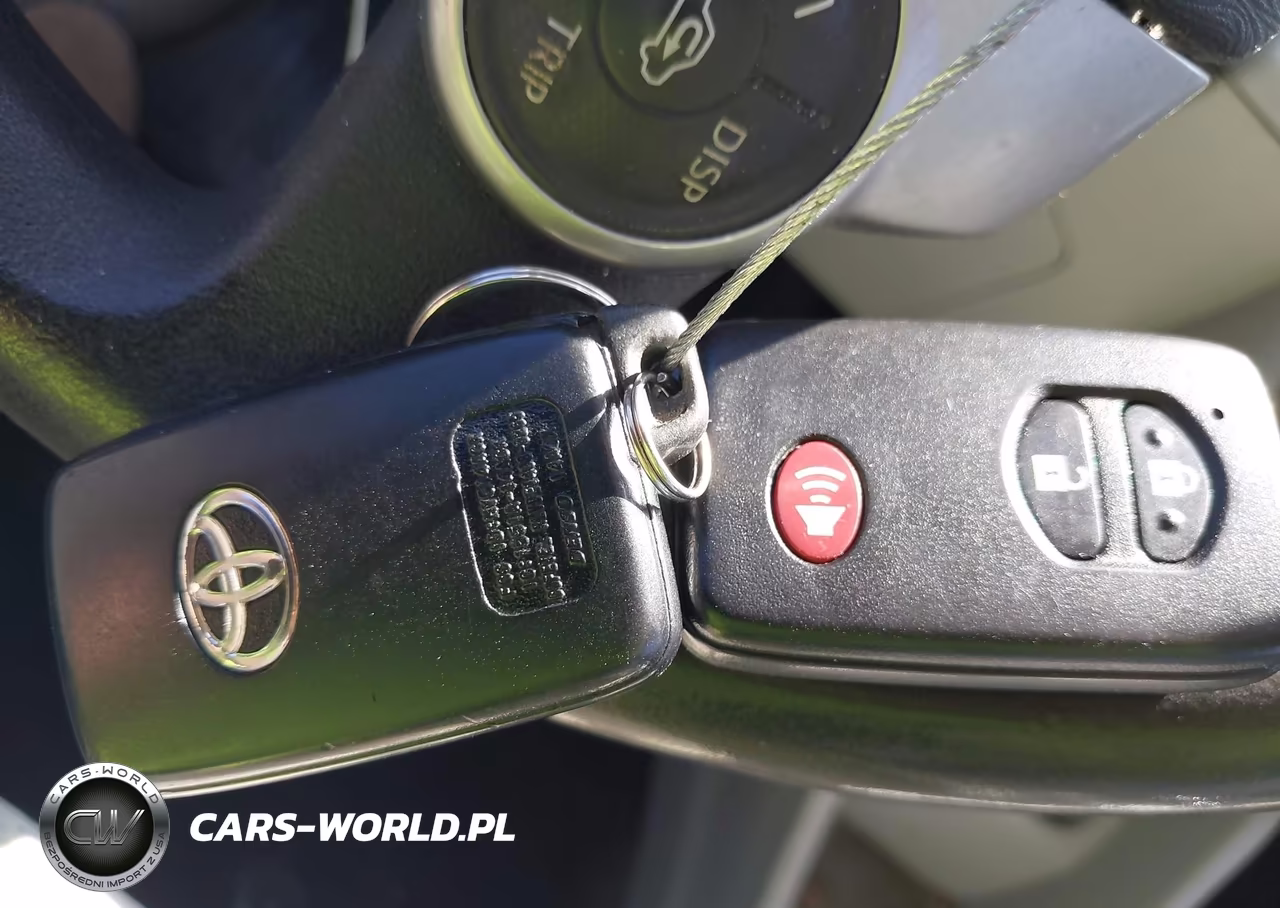 2012 Toyota Prius V Three VIN:JTDZN3EU1C3024610 - 11