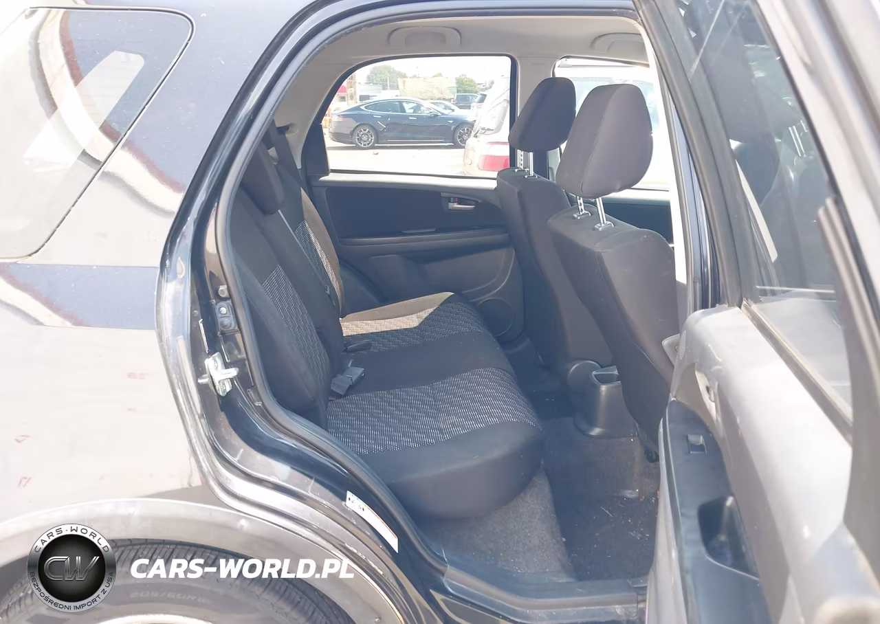 2008 Suzuki Sx4 Convenience-Touring VIN:JS2YB417385103305 - 8
