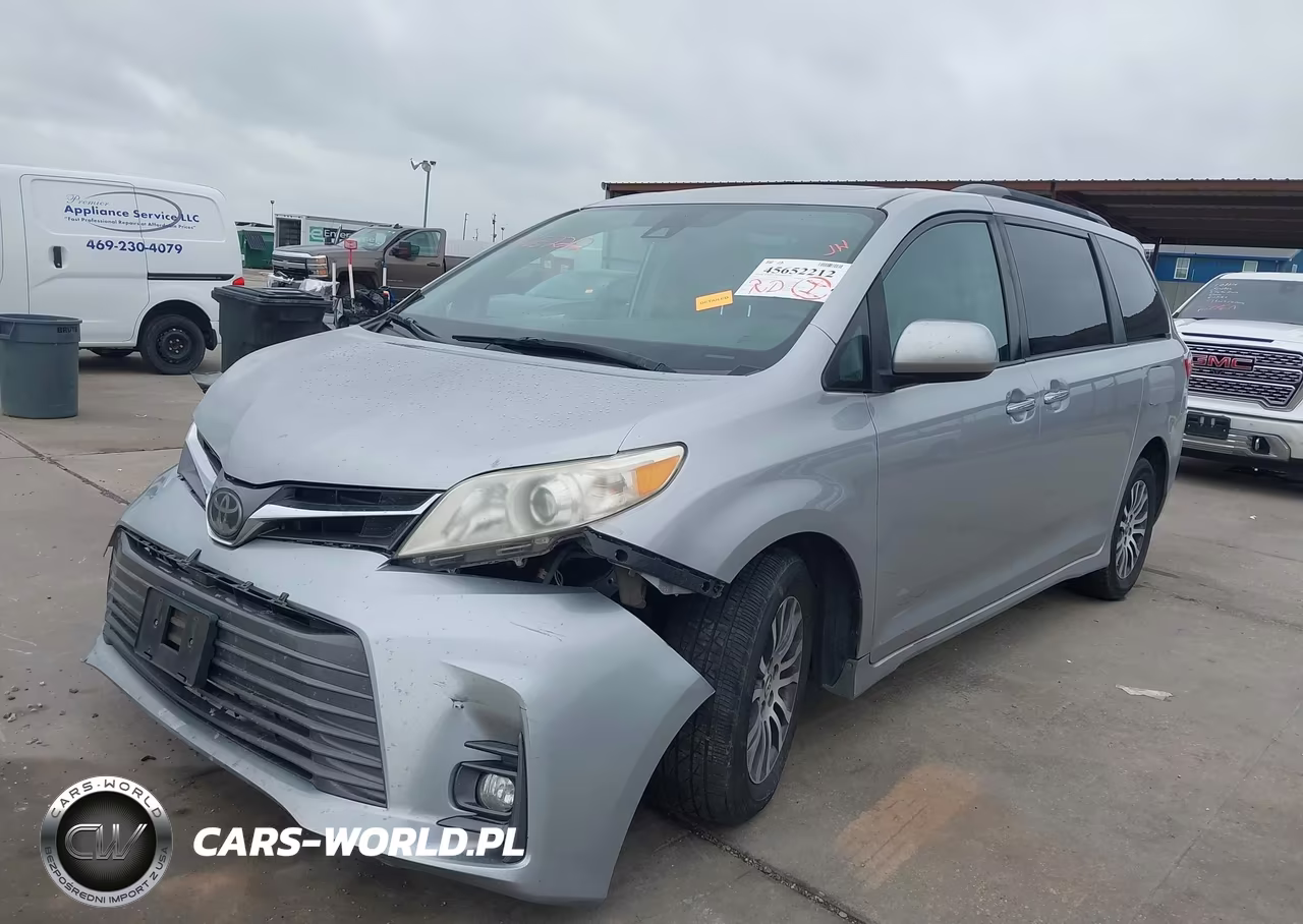 2018 Toyota Sienna Xle 8 Passenger VIN:5TDYZ3DC5JS939819 - 2