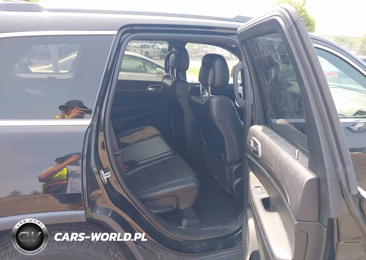 2019 Jeep Grand Cherokee Laredo E 4X4 VIN:1C4RJFAG4KC675161 - 8