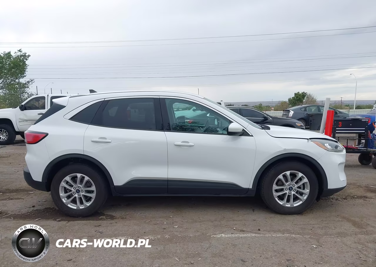 2020 Ford Escape Se VIN:1FMCU0G67LUB84132 - 16