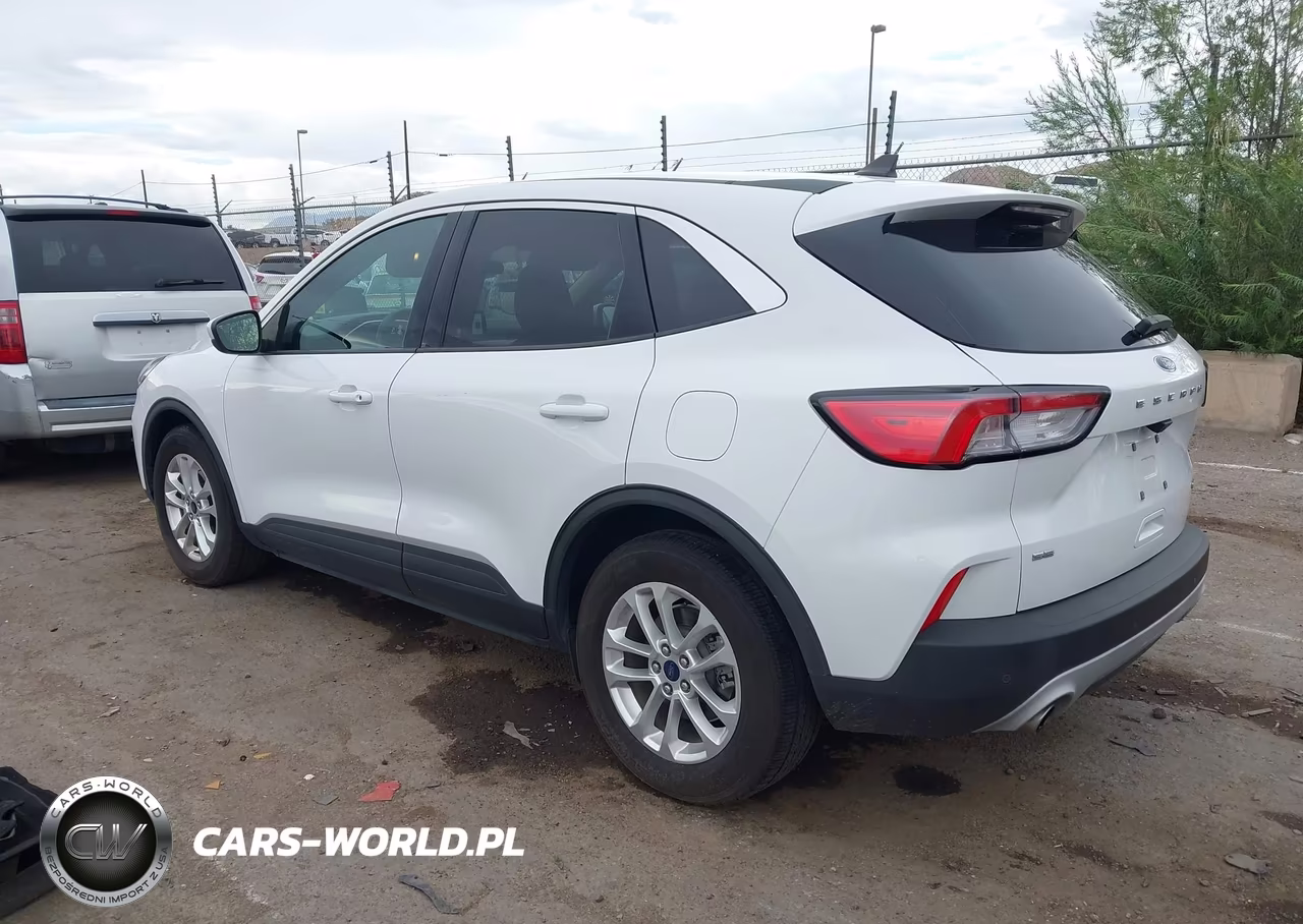 2020 Ford Escape Se VIN:1FMCU0G67LUB84132 - 3