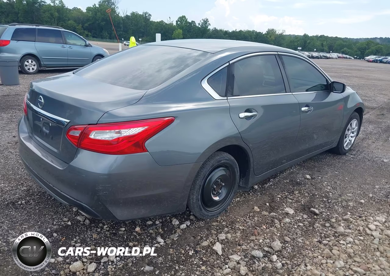 2017 Nissan Altima 2.5 S VIN:1N4AL3AP7HN342719 - 4