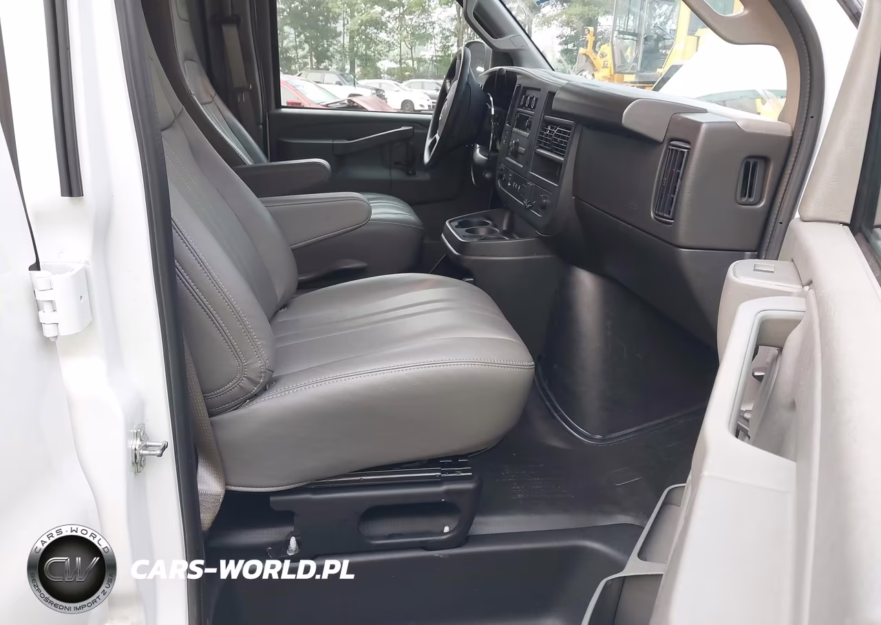 2025 Chevrolet Express Cargo Rwd 2500 Regular Wheelbase Wt VIN:1GCWGAFP6S1185698 - 5