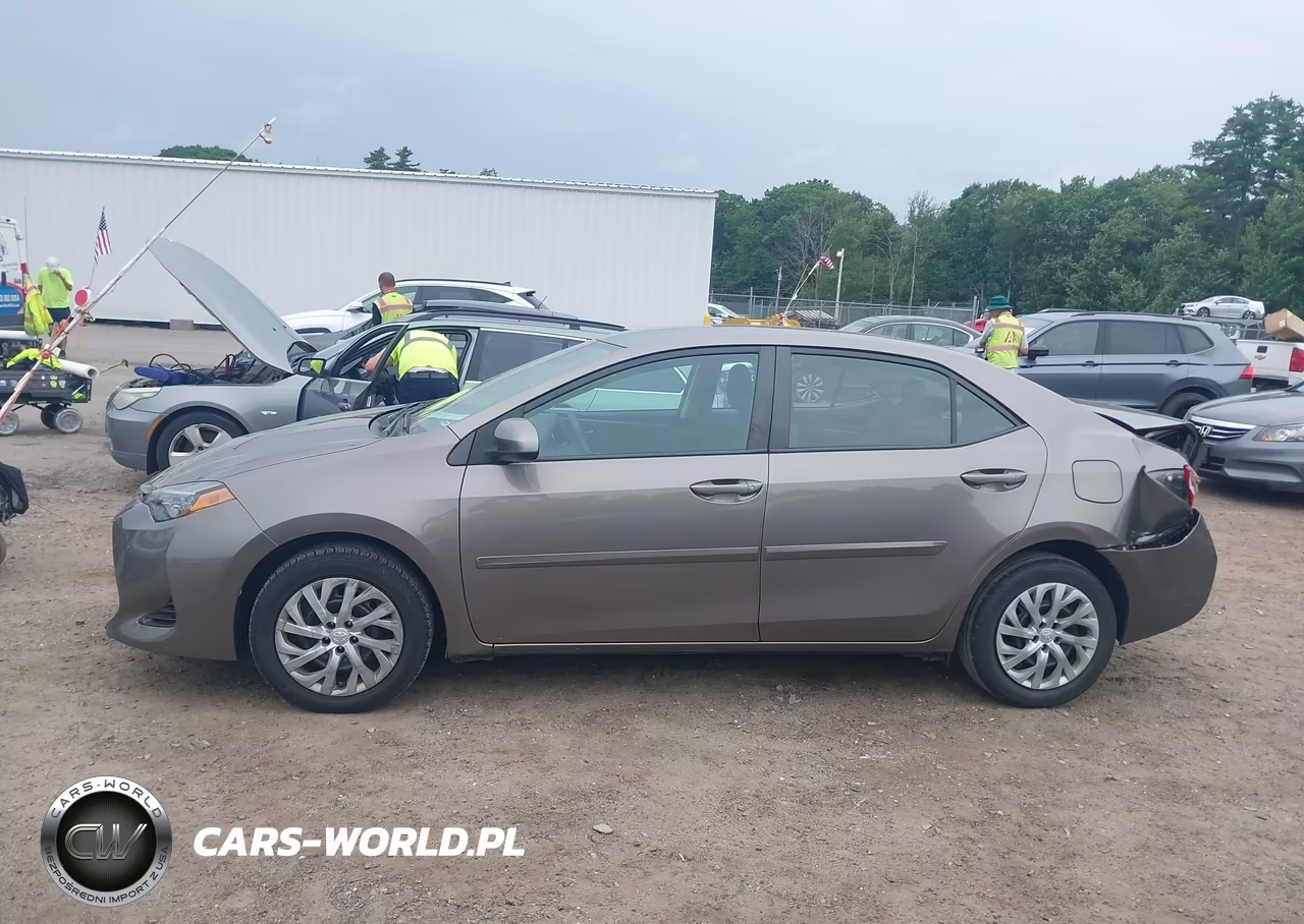 2019 Toyota Corolla Le VIN:2T1BURHE8KC180533 - 14
