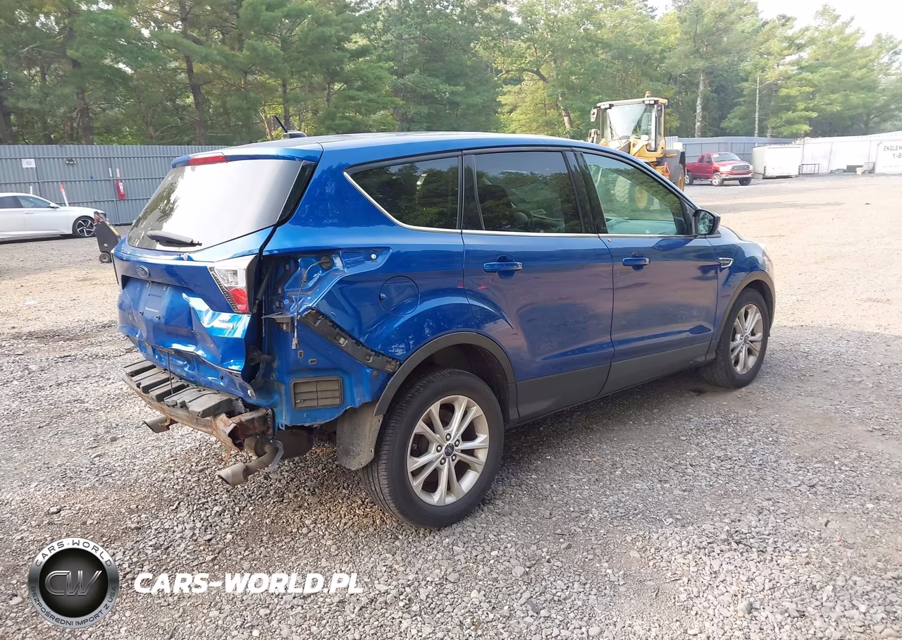 2017 Ford Escape Se VIN:1FMCU9GD4HUB34542 - 4