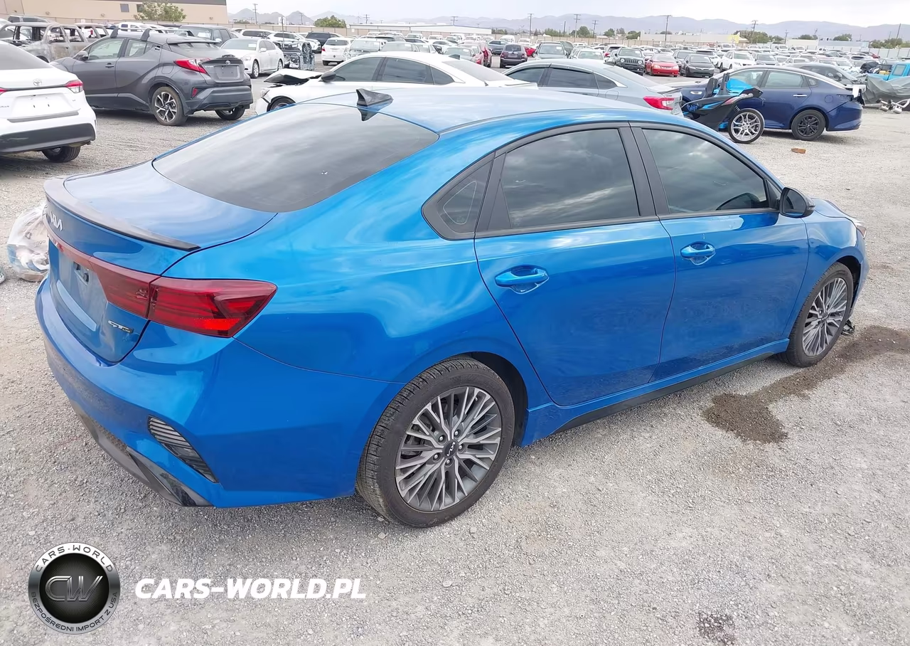 2023 Kia Forte Gt-Line VIN:3KPF54AD7PE531606 - 4