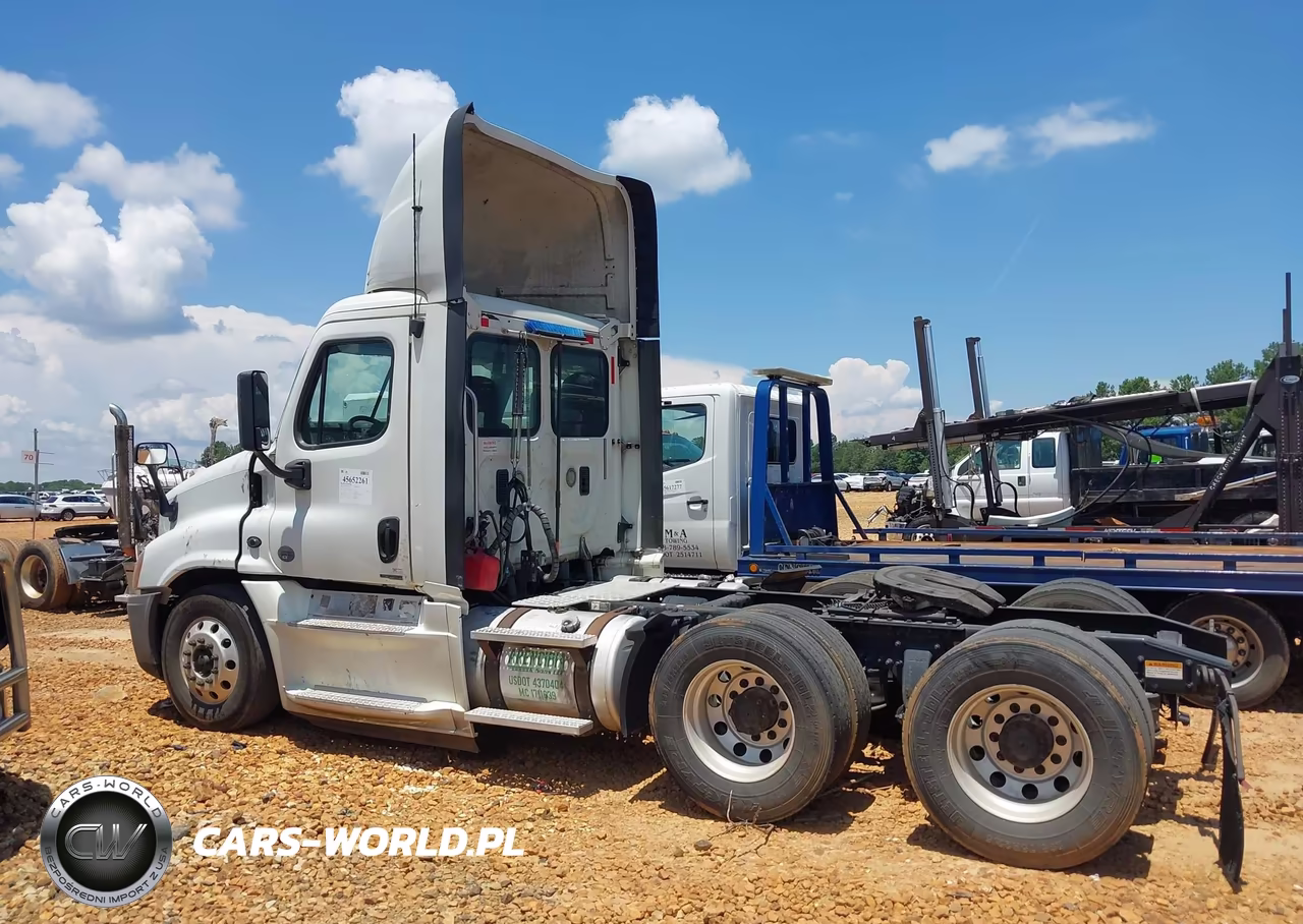 2014 Freightliner Cascadia 125 VIN:3AKJGED5XESFL2378 - 11