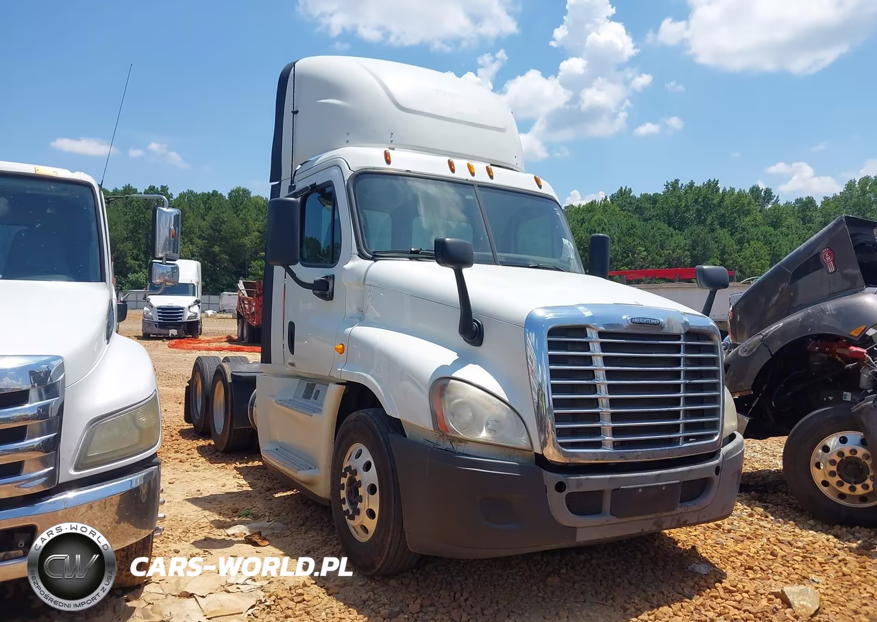 2014 Freightliner Cascadia 125 VIN:3AKJGED5XESFL2378 - 13