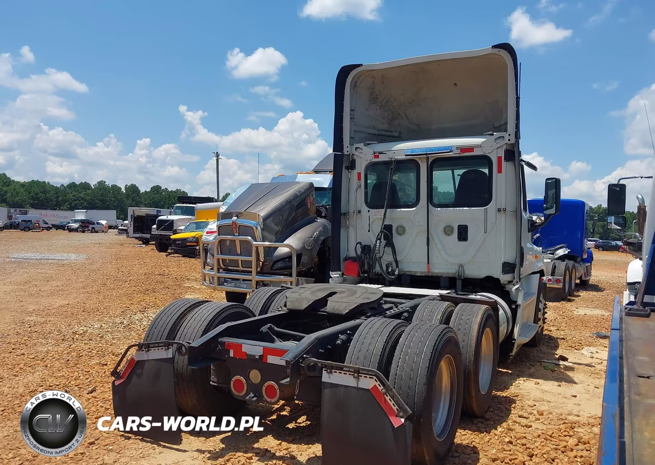 2014 Freightliner Cascadia 125 VIN:3AKJGED5XESFL2378 - 4