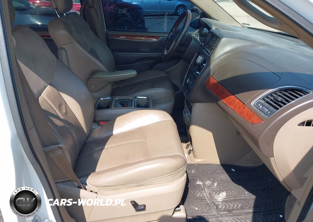 2014 Chrysler Town & Country Limited VIN:2C4RC1GG4ER467233 - 5