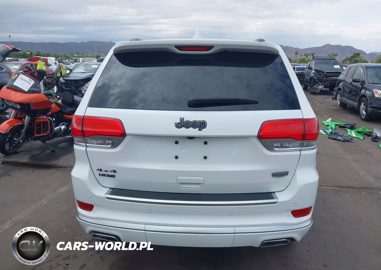 2020 Jeep Grand Cherokee Summit 4X4 VIN:1C4RJFJT7LC150383 - 16