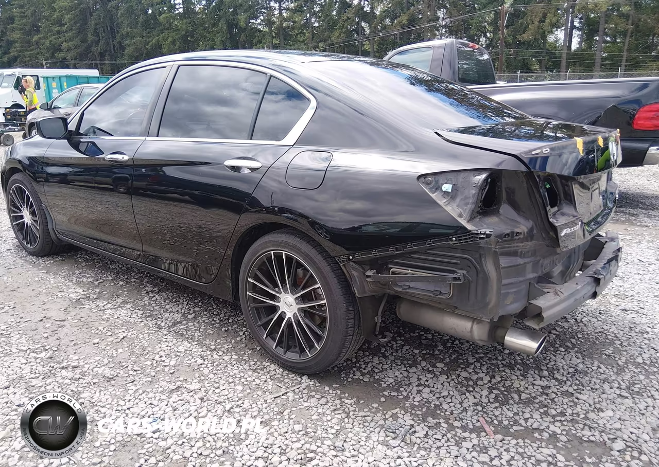 2015 Honda Accord Sport VIN:1HGCR2E58FA072409 - 3